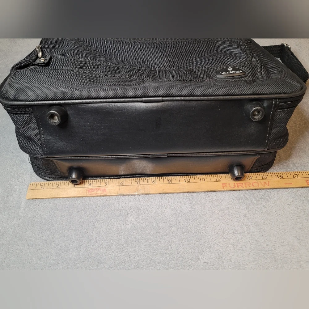 Samsonite Black Travel Tote Carry-On Bag Overnight Business Briefcase 17